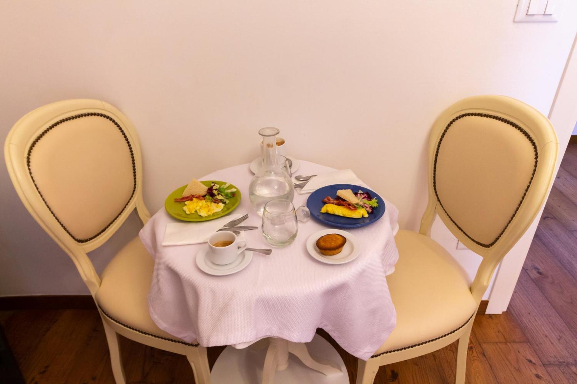 Le Nicchie Luxury Couette-café