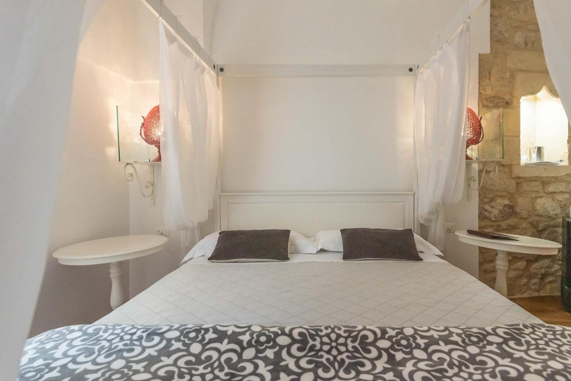 Le Nicchie Luxury Couette-café
